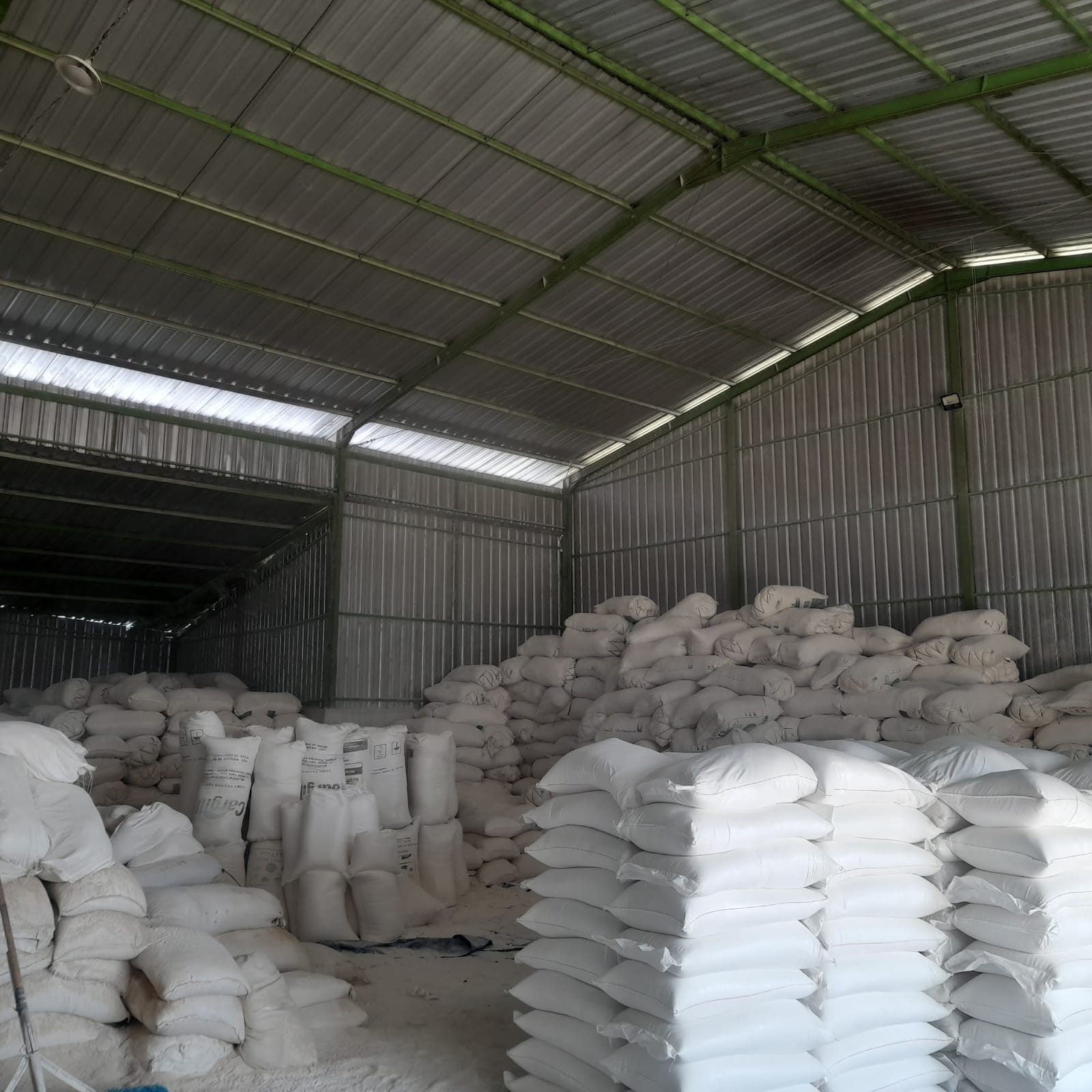 About gambar gudang 4